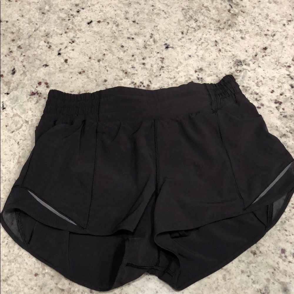 Lululemon Hotty Hot Short 2.5”